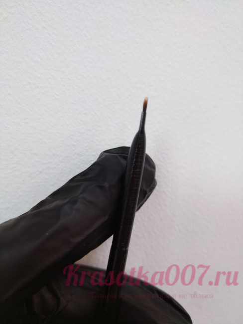 Кисть для бровей широкая 102