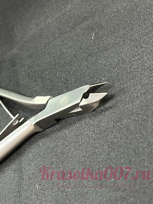 Кусачки для кутикулы Metro MP76-5