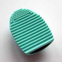 Щетка для чистки кистей